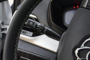 2019款长安欧尚A800 1.6L手动豪华型 国VI