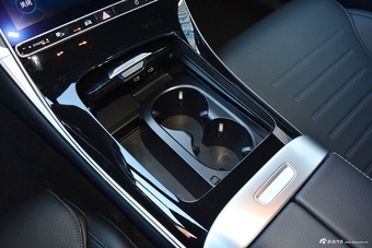 2024款奔驰C级 C 200 L 运动版