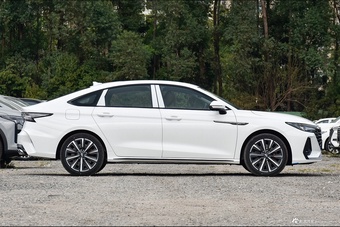 2024款艾瑞泽8 高能版 2.0T DCT御+