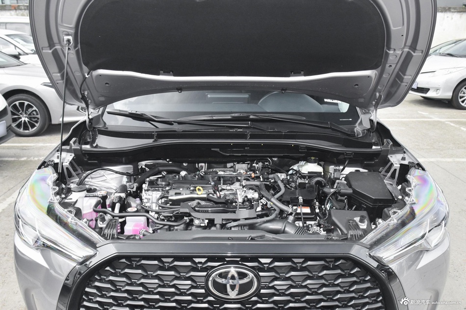 2024款卡罗拉锐放 2.0L智能电混双擎 精英版