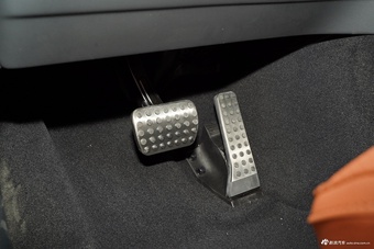 2025款奔驰GLC改款 300 L 4MATIC 豪华型 7座