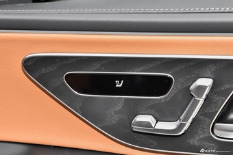 2024款奔驰E级 改款 E 300 L 时尚运动型