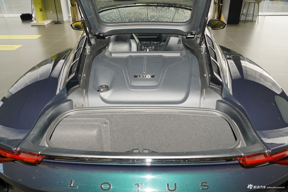 2025款Emira 2.0T DCT Turbo SE