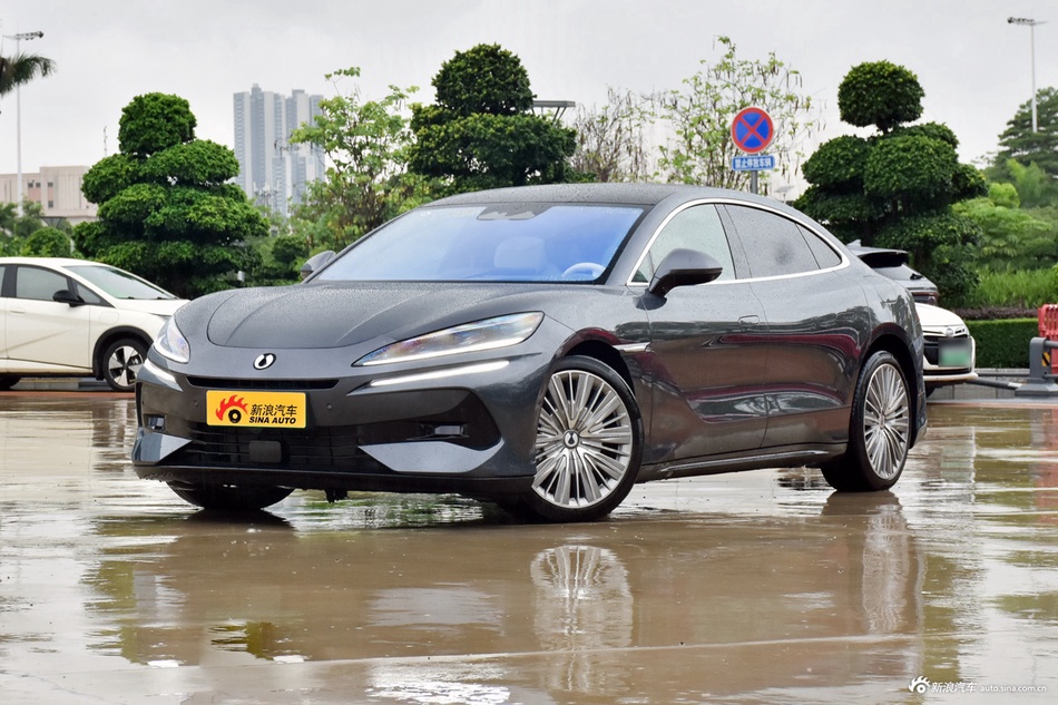 2024款腾势Z9插混 1100km四驱Ultra版