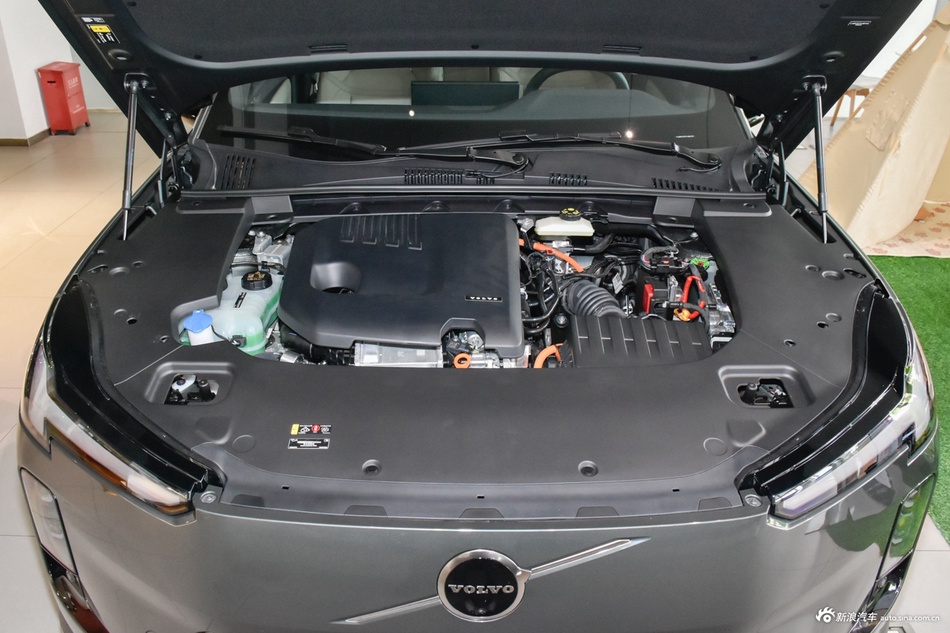 2026款沃尔沃XC70插电 四驱超长续航Core