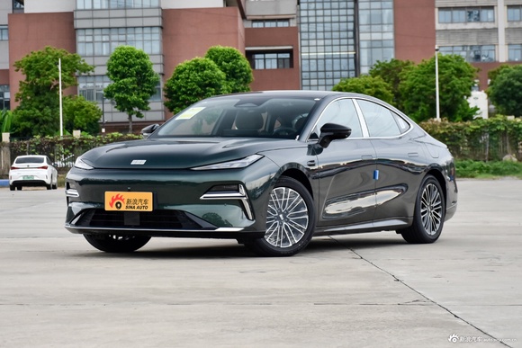 2025款银河星耀8 130km EM-i 尊贵版