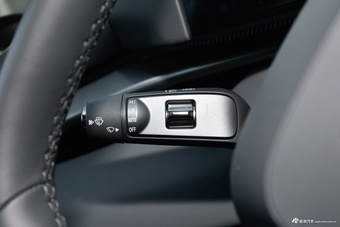 2025款小鹏P7 750 四驱高性能 Ultra