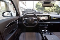 2025款奔腾B70 龙耀版 1.5T 质享型