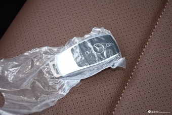 2024款奔驰GLE 450 4MATIC 豪华型