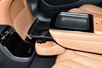 2024款奔驰E级 改款二 E 260 L