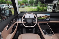 2025款瑞虎8 L 2.0T 自动长虹版