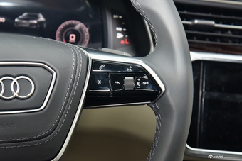 2025款奥迪A6L 改款 40 TFSI 豪华动感型