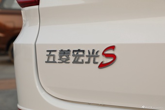 2021款五菱宏光改款 1.5L S基本型LAR