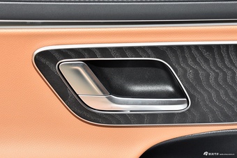 2024款奔驰E级 改款 E 300 L 时尚运动型