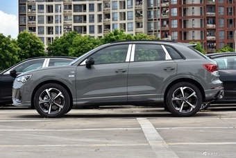 2025款奥迪Q3 45周年典藏版 45TFSI quattro 时尚动感型