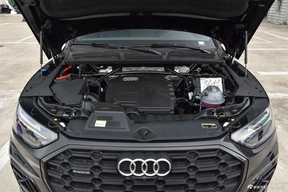 2026款奥迪Q5L 45周年典藏版 45 TFSI 豪华动感型