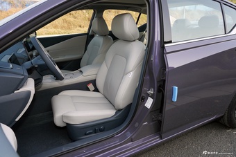 2026款天籁 鸿蒙座舱 2.0L 超舒适版