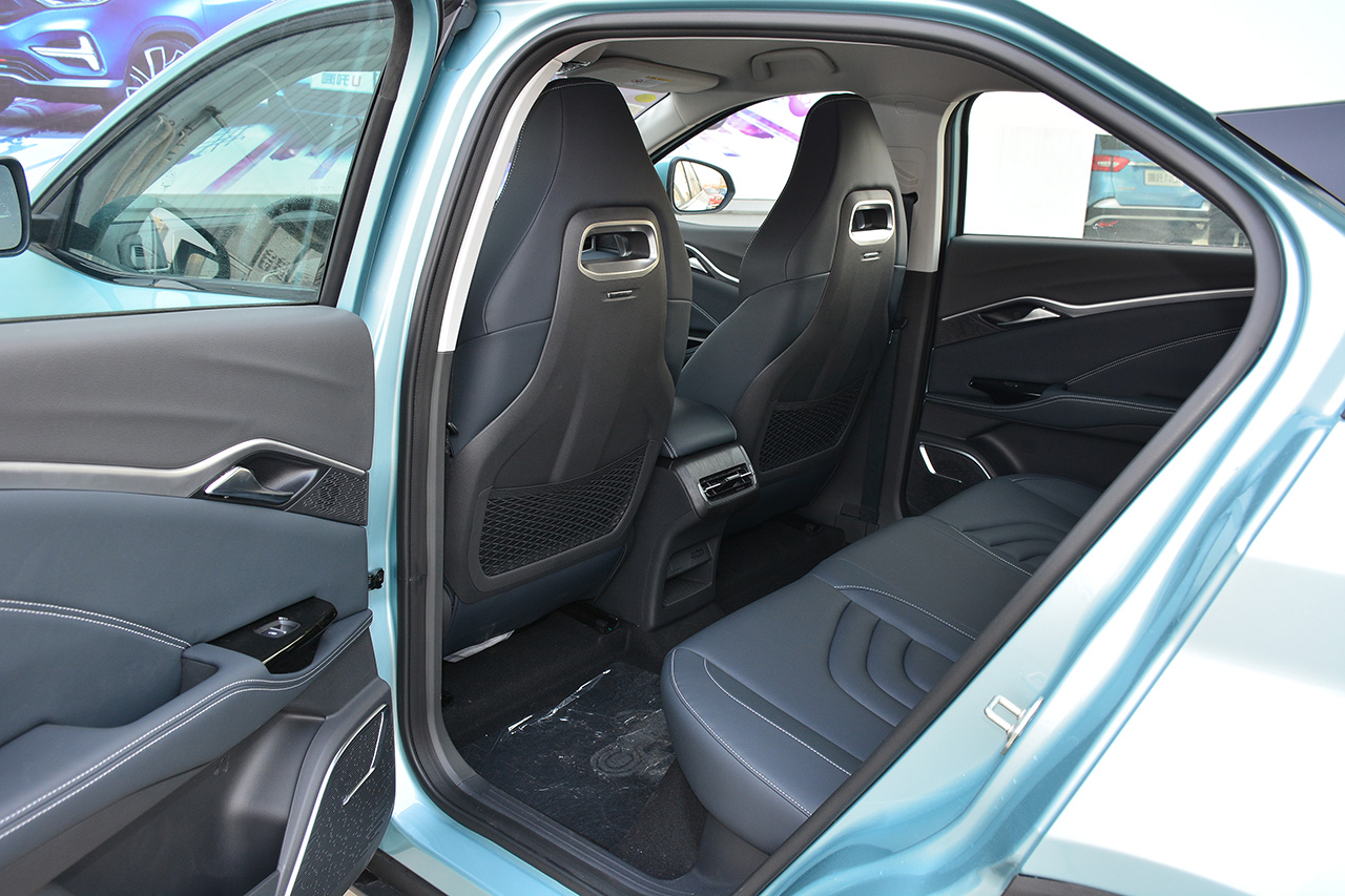 2020款哪吒U 520 U行版