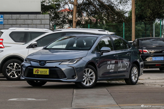 2019款卡罗拉双擎1.8L自动E-CVT旗舰版