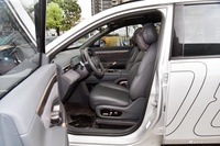 2025款eπ008 210Max智驾版 6座