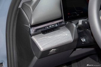 2024款宝马5系 530Li 领先型 M运动套装