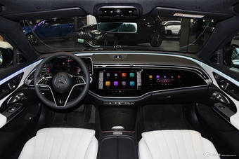 2015款奔驰E320L 3.0T自动豪华型运动轿车图片