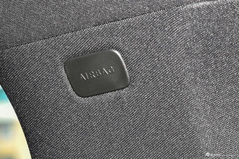 2024款奔驰E级 改款 E 300 L 时尚运动型