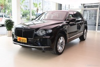 2024款添越 4.0T V8 长轴距版