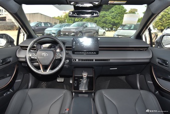 2026款雷凌L 汽油版 2.0L 豪华版