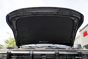 2025款北京BJ40e 魔核电驱标准版