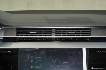 2025款奥迪A8L 45 TFSI quattro 豪华型