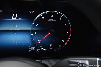 2021款奔驰E级(进口) 改款 E 300 运动版 