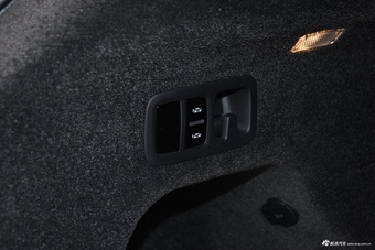 2024款添越 4.0T V8 长轴距版