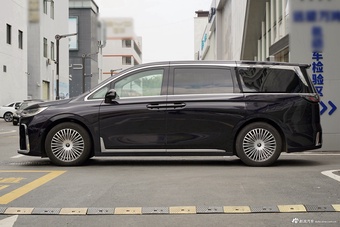 2025款梦想家 PHEV 四驱尊贵鲲鹏版