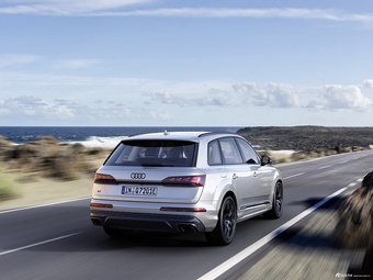 2024款奥迪Q7混动 55 TFSI e quattro 官图