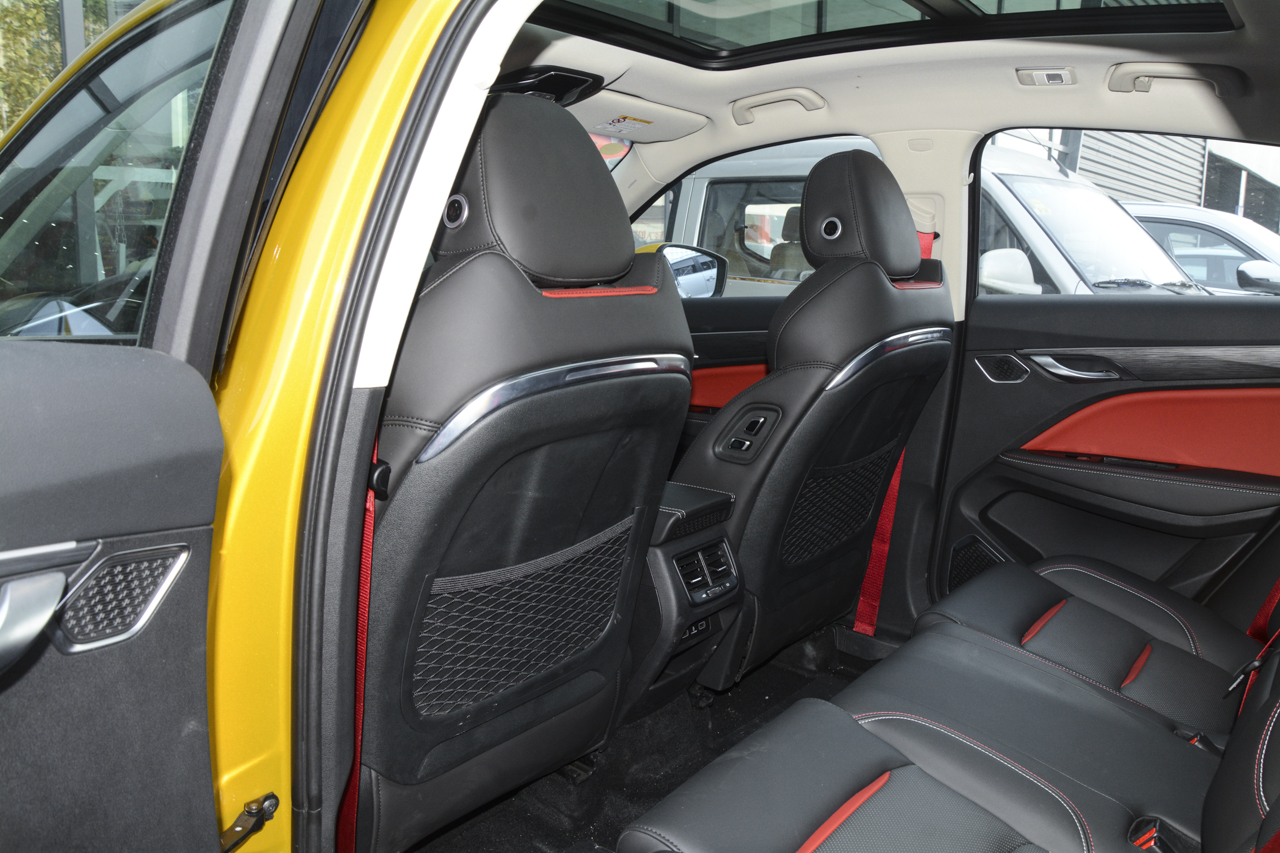 2019款吉利星越2.0T自动暗夜骑士限量版350T