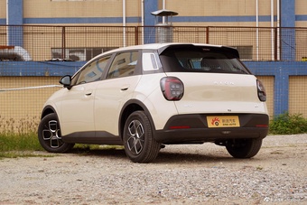 2025款AION UT 330星辉版