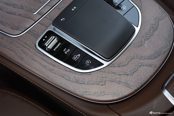 2022款奔驰E级 改款 E 300 L 豪华型