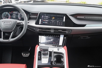2026款奥迪Q6 45 TFSI quattro 黑武士版