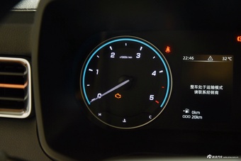 2025款宝典 2.5T手动柴油两驱长轴