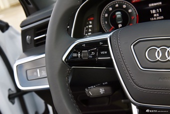 2025款奥迪A6L 改款 45 TFSI 臻选动感型