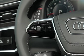 2026款奥迪A6L 45 TFSI quattro 臻选动感型+尊享包