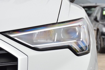2022款奥迪q3 35 tfsi 时尚动感型