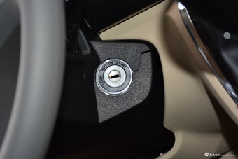 2022款凯锐浩克2.0L途悦豪华9座高顶1TZS