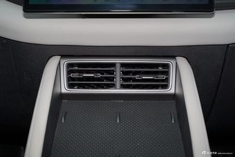 2025款比亚迪元UP 401KM智驾活力版