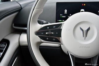 2025款梦想家 PHEV 四驱尊贵鲲鹏版