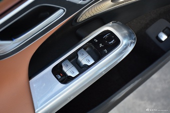 2024款奔驰E级 E 260 L 运动型