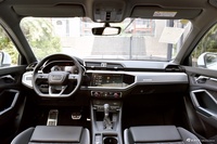 2025款奥迪Q3 45周年典藏版 40TFSI 时尚动感型