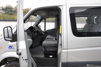 2023款图雅诺康明斯2.8T手动吉象多功能长轴超高顶后双胎7/9座