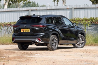 2026款皇冠陆放 2.5L HEV四驱尊贵版